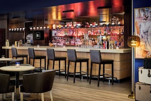 Bar (on property) - Delta Hotels by Marriott Beausejour (Moncton)