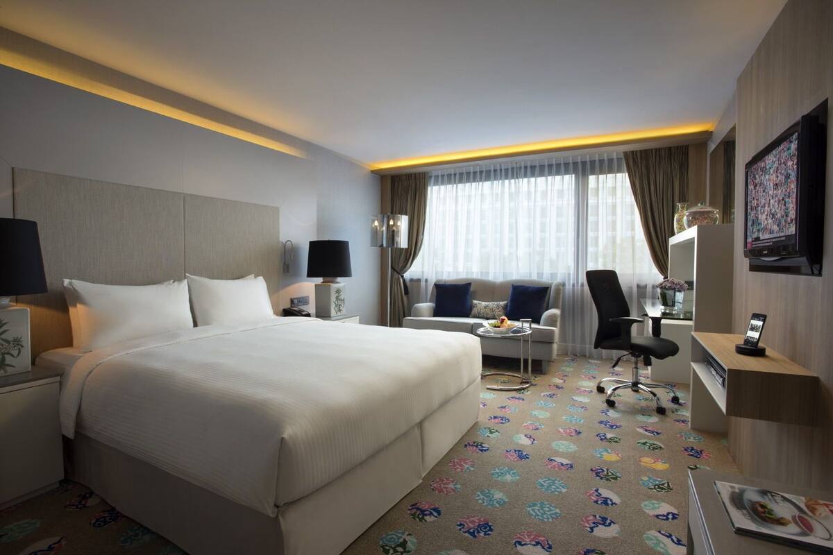 Premier Room (Club) | In-room safe, desk, blackout curtains, iron/ironing board
