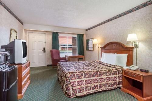 In-room safe, desk, laptop workspace, iron/ironing board