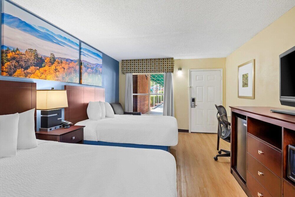 In-room safe, desk, laptop workspace, iron/ironing board