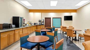 Free daily continental breakfast