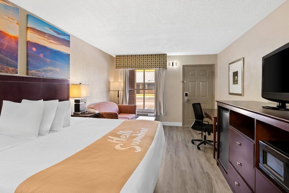 In-room safe, desk, laptop workspace, iron/ironing board