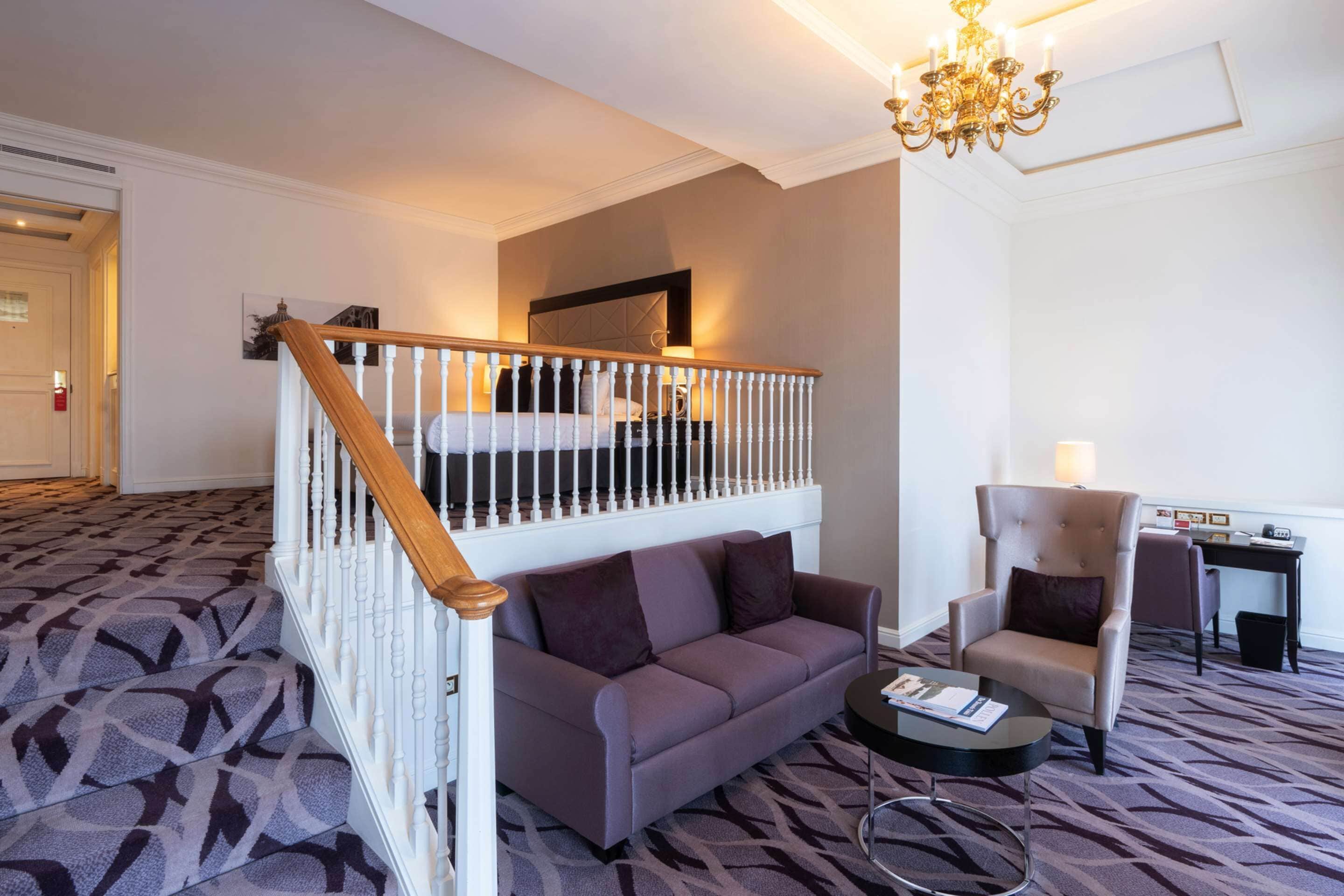 junior suite | 1 bedroom, premium bedding, minibar, in-room safe