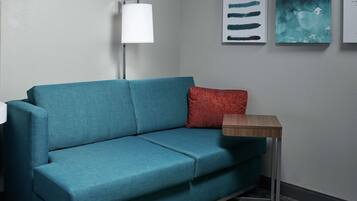 Een 32-inch lcd-televisie met kabelzenders en televisie