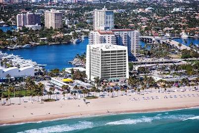 Courtyard by Marriott Fort Lauderdale Beach