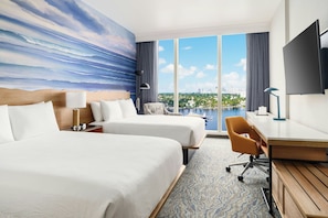 Chambre, 2 grands lits (View, Intracoastal) | Coffre-fort, bureau, espace de travail pour ordinateurs portables