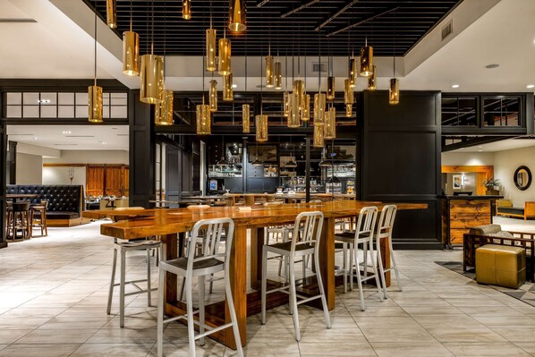 Lobby lounge