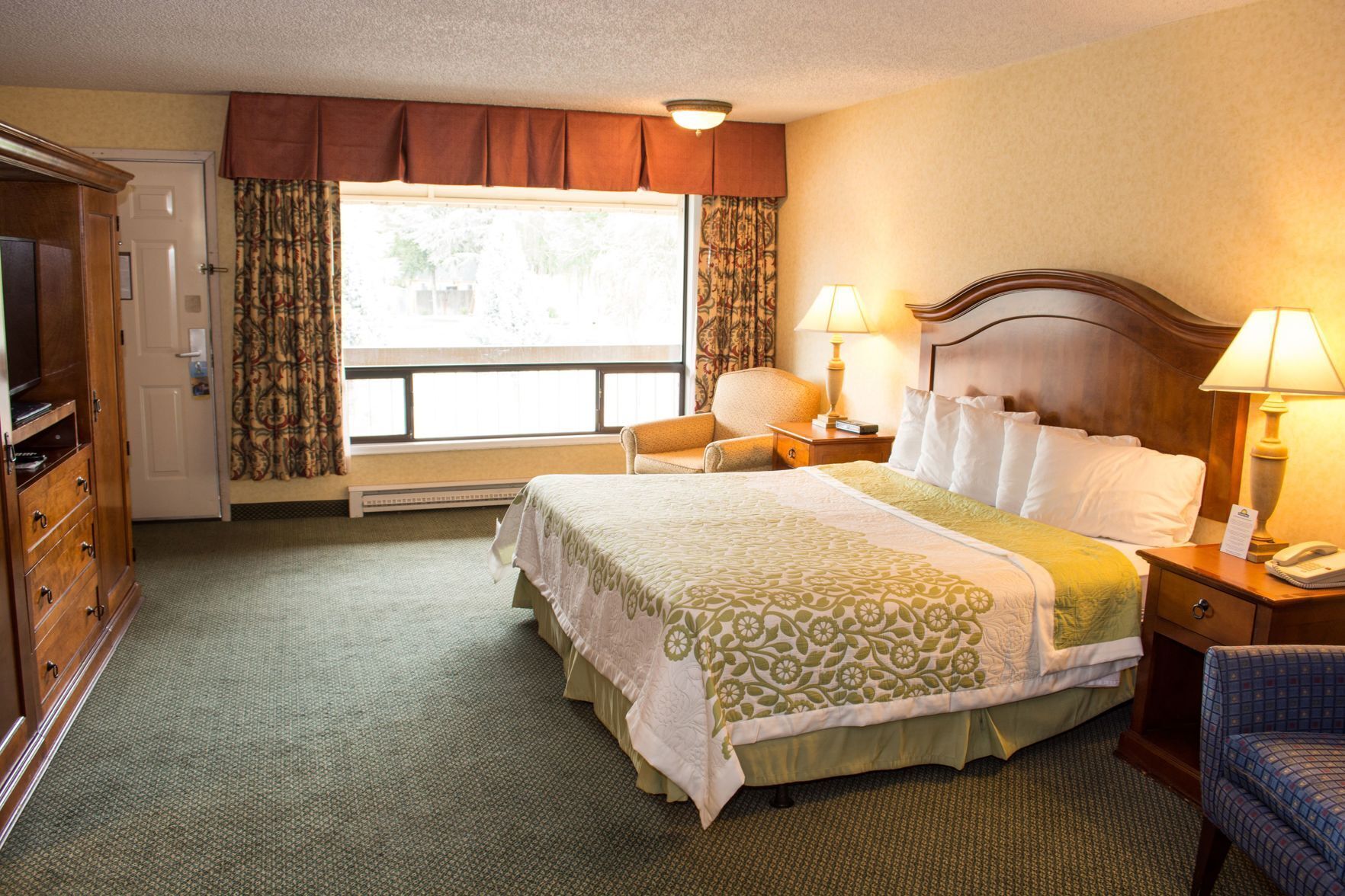Desk, iron/ironing board, free cots/infant beds, free WiFi