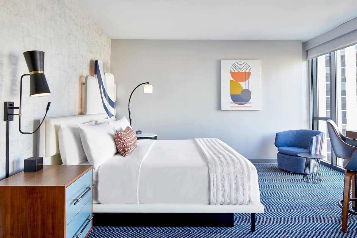 Superior-Zimmer, 1 King-Bett und Schlafsofa, Nichtraucher | Hochwertige Bettwaren, Daunenbettdecken, Pillowtop-Betten, Zimmersafe