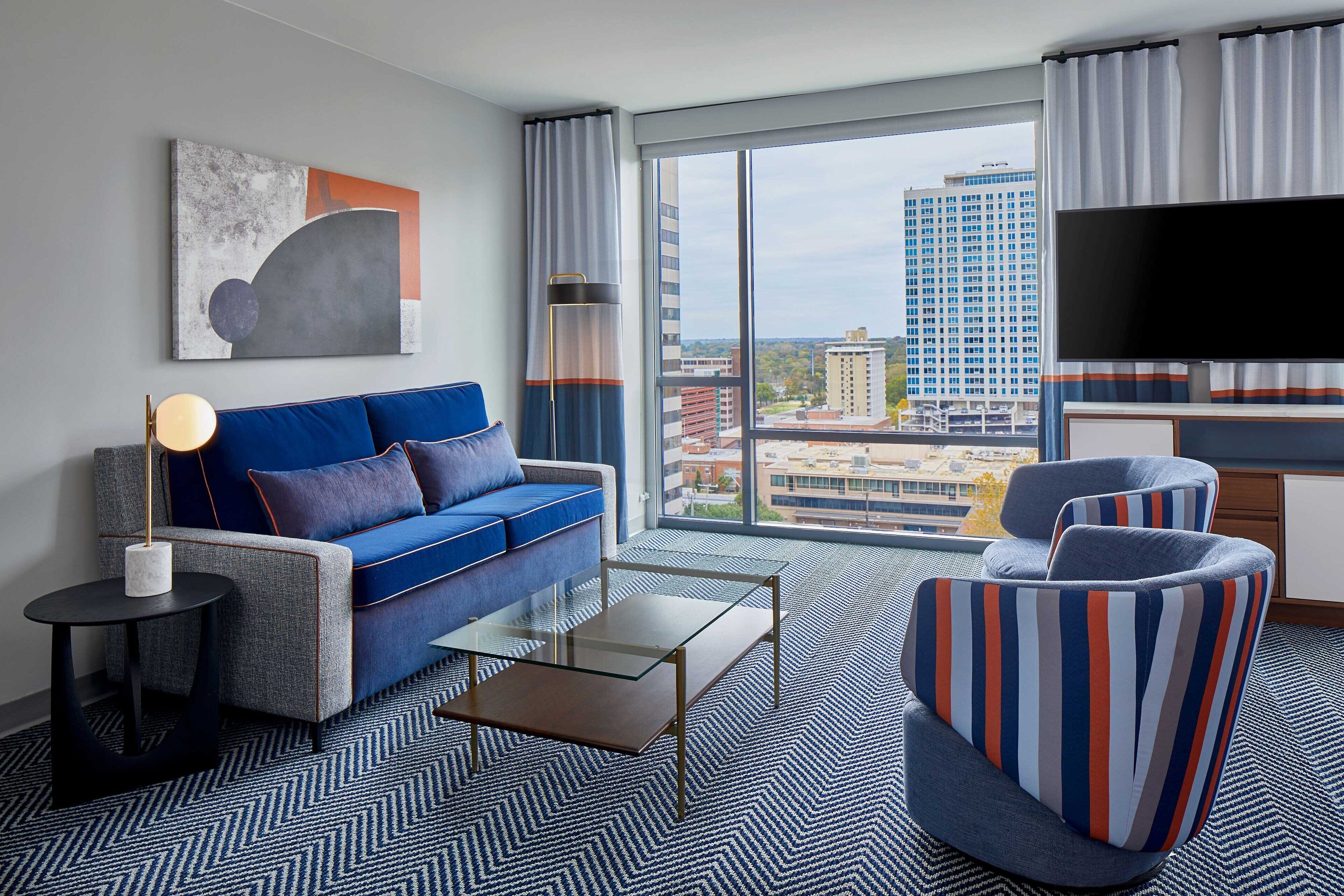 Executive Room, 1 King Bed with Sofa bed | Premium bedding, down comforters, pillowtop beds, in-room safe