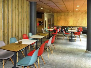 Daily buffet breakfast for a fee - ibis Avignon Centre Pont de l'Europe (Avignon)