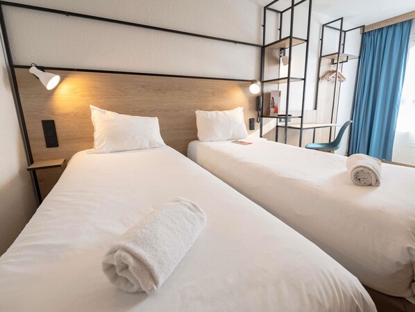 Standaard kamer, 2 eenpersoonsbedden | Luxe beddengoed, een bureau, een laptopwerkplek