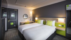 Standard Twin Room - Thistle Express Swindon (Swindon)
