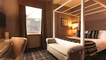 Suite ejecutiva (Castle) | Ropa de cama hipoalergénica y minibar