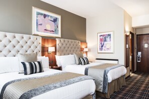 Literie hypoallergénique, minibar, coffres-forts dans les chambres
