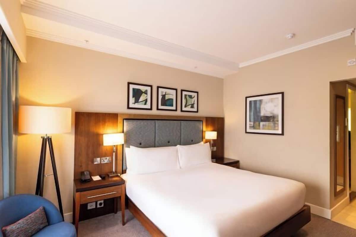 In-room safe, desk, laptop workspace, blackout drapes