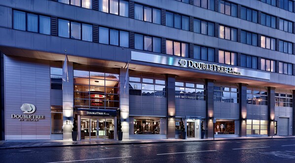 Exterior - DoubleTree by Hilton London Victoria (London)