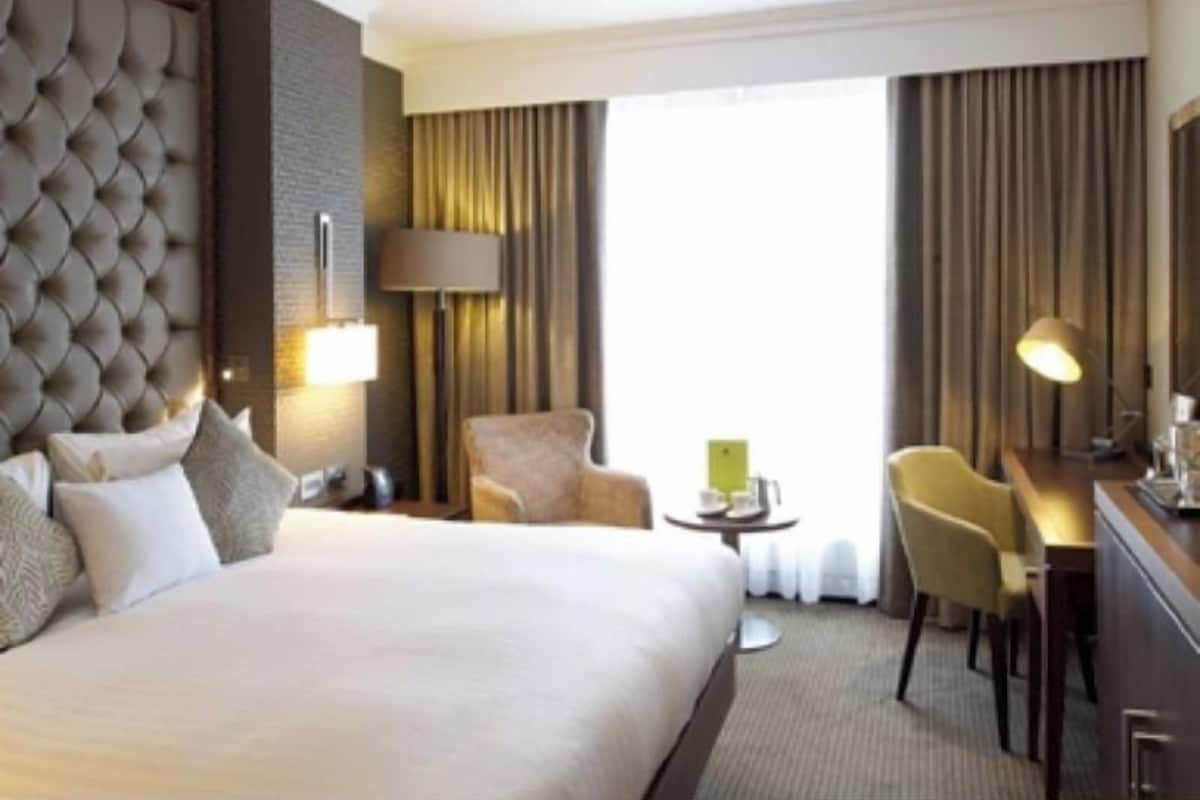 In-room safe, desk, laptop workspace, blackout drapes