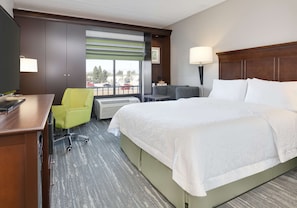 In-room safe, desk, iron/ironing board, cots/infant beds - Hampton Inn Los Angeles/Carson/Torrance (Carson)
