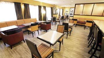 Desayuno continental incluido todos los días
