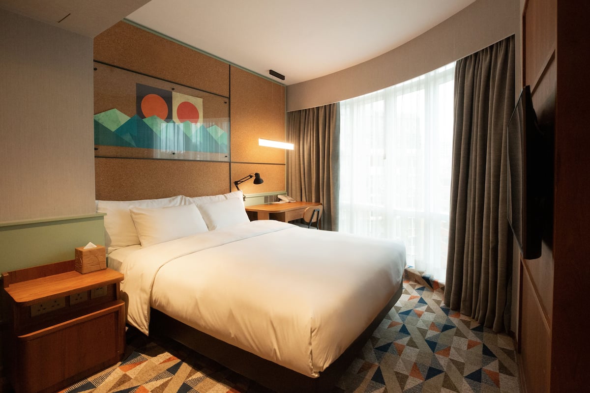 1 bedroom, in-room safe, desk, blackout curtains