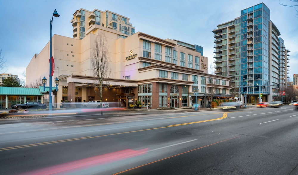 Executive Hotel Vancouver Airport image