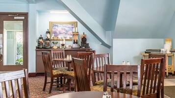 Desayuno bufé gratuito