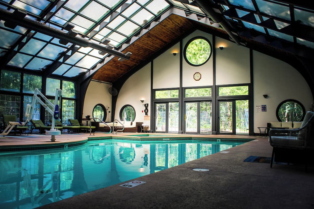 Chateau Merrimack Resort & Spa