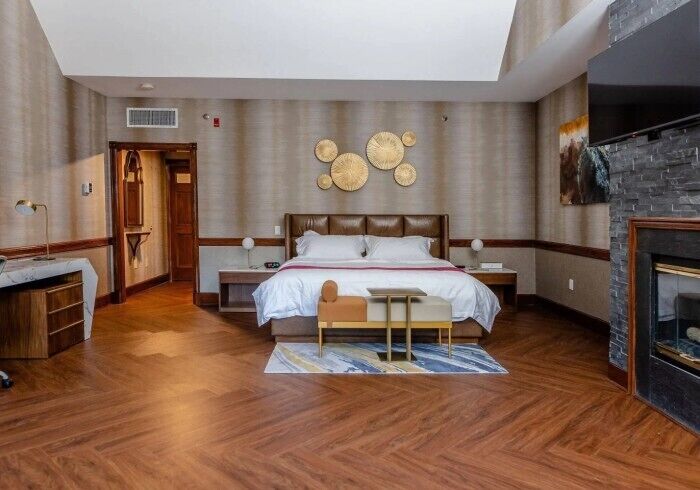 Executive Room, Hot Tub (Fireplace) | In-room safe, desk, iron/ironing board, free WiFi