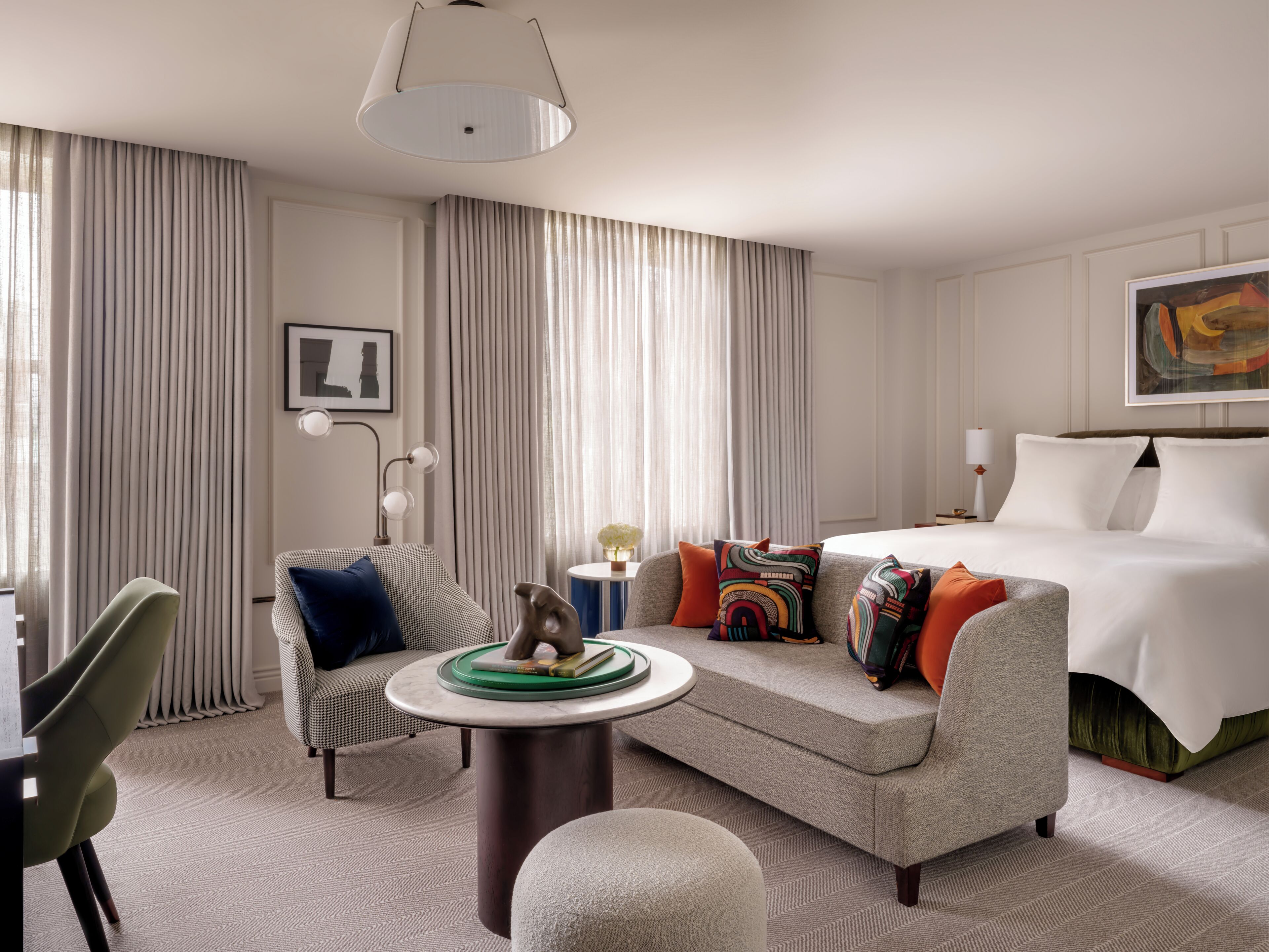 Premier King Gallery City View | Frette Italian sheets, premium bedding, down duvets, minibar