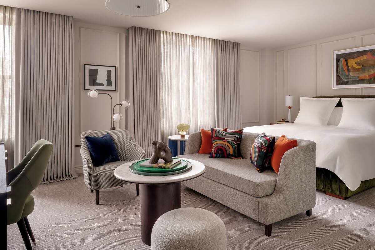 Premier King Gallery City View | Cadar Frette Itali, peralatan tempat tidur premium, gebar bulu kapas 