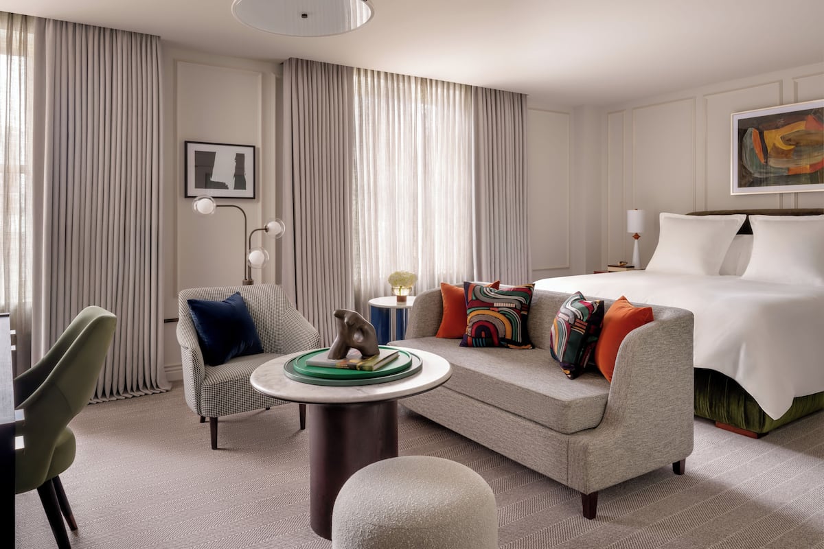Premier King Gallery City View | Frette Italian sheets, premium bedding, down comforters, minibar