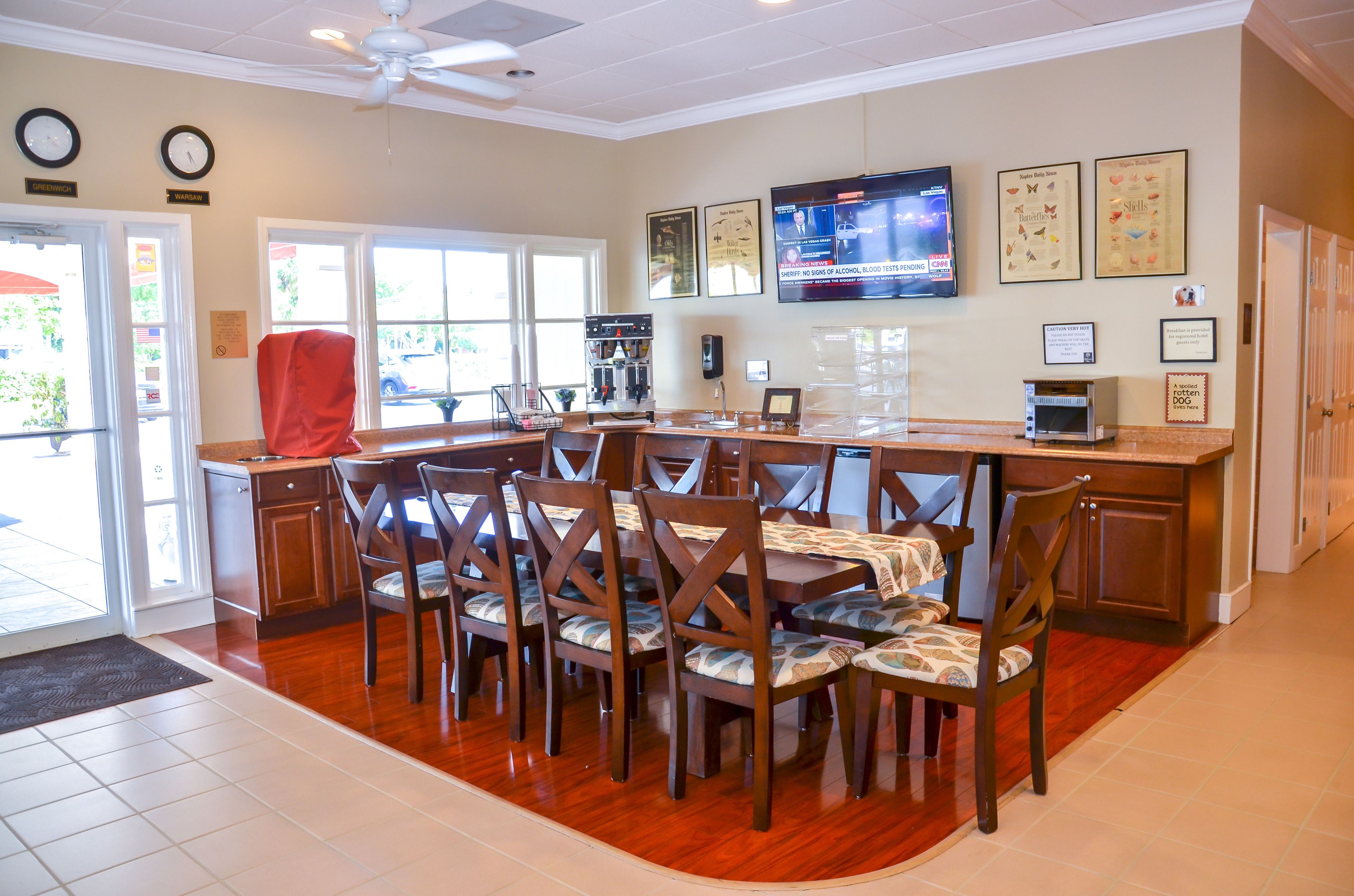 Free daily continental breakfast 