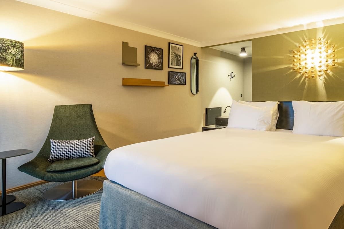 Standard Room | Minibar (some free items), in-room safe, desk, laptop workspace