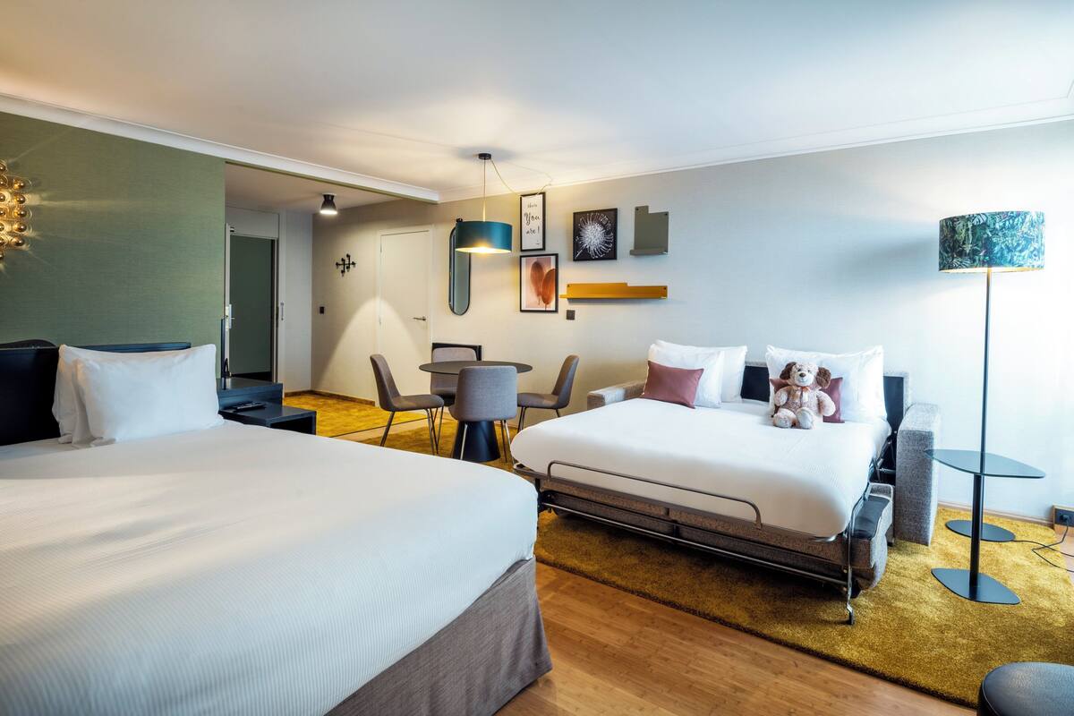 Premium Room, 1 King Bed with Sofa bed | Minibar (some free items), in-room safe, desk, laptop workspace