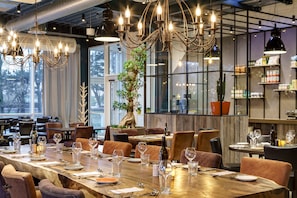 Daily full breakfast (EUR 25 per person)