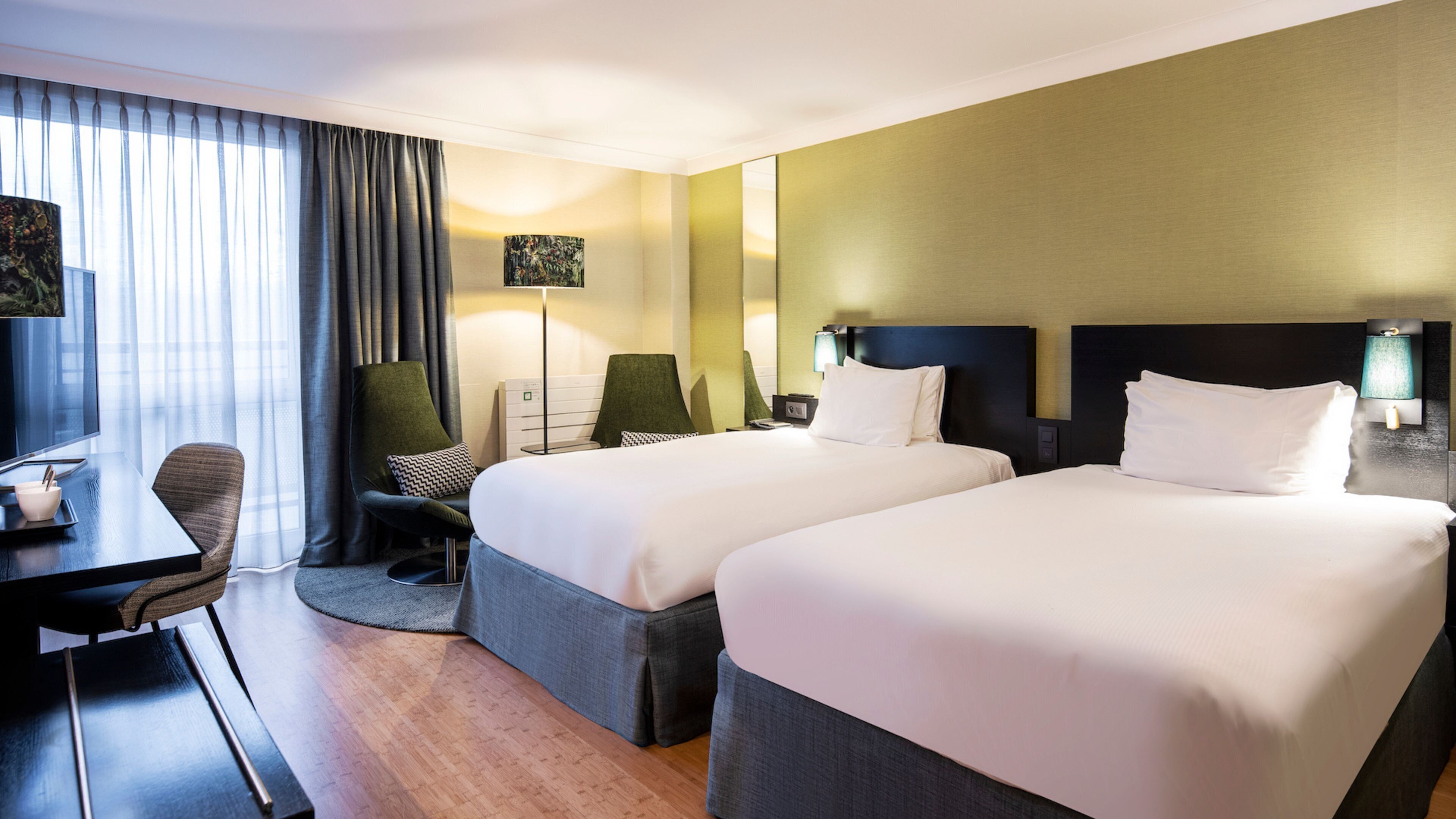 Artículos del minibar gratis y caja de seguridad en la habitación 