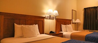Travelodge by Wyndham Pasadena Central