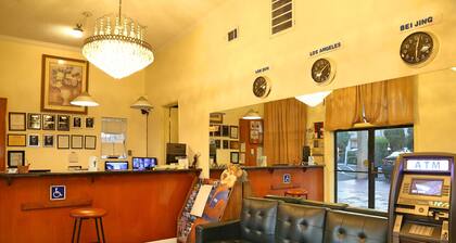 Travelodge by Wyndham Pasadena Central