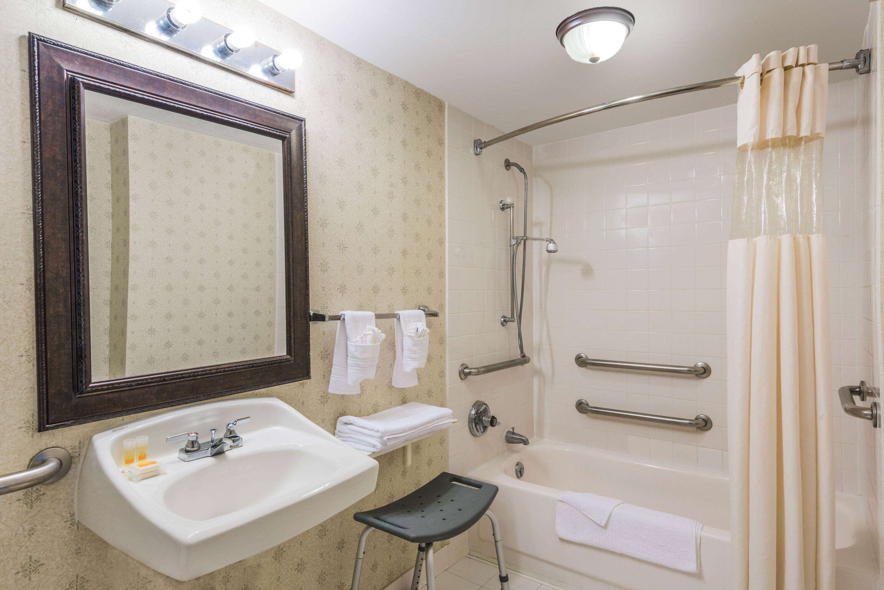 Kamar mandi difabel