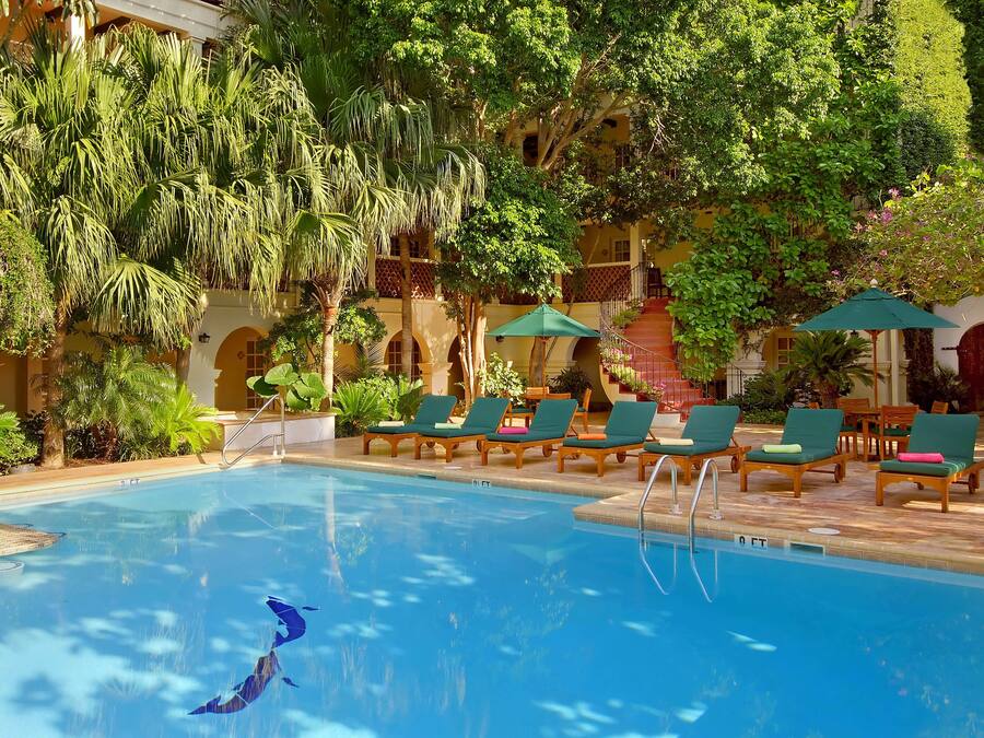 2 outdoor pools, pool umbrellas, sun loungers