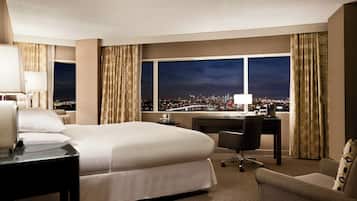 Room, 1 King Bed, City View | Premium bedding, down comforters, in-room safe, desk
