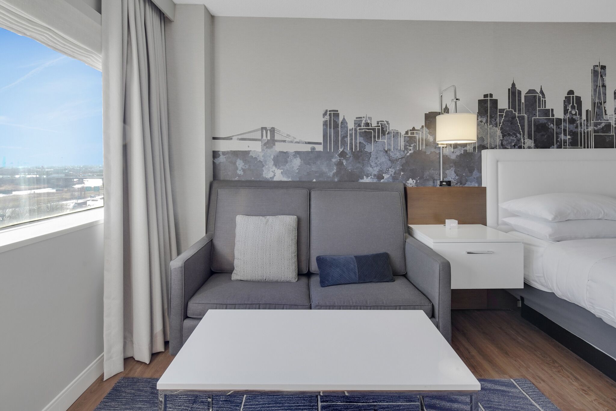 Værelse - 1 kingsize-seng med sovesofa | Premium-sengetøj, dundyner, pengeskab på værelset, skrivebord