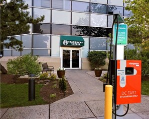 Borne de recharge pour véhicule électrique