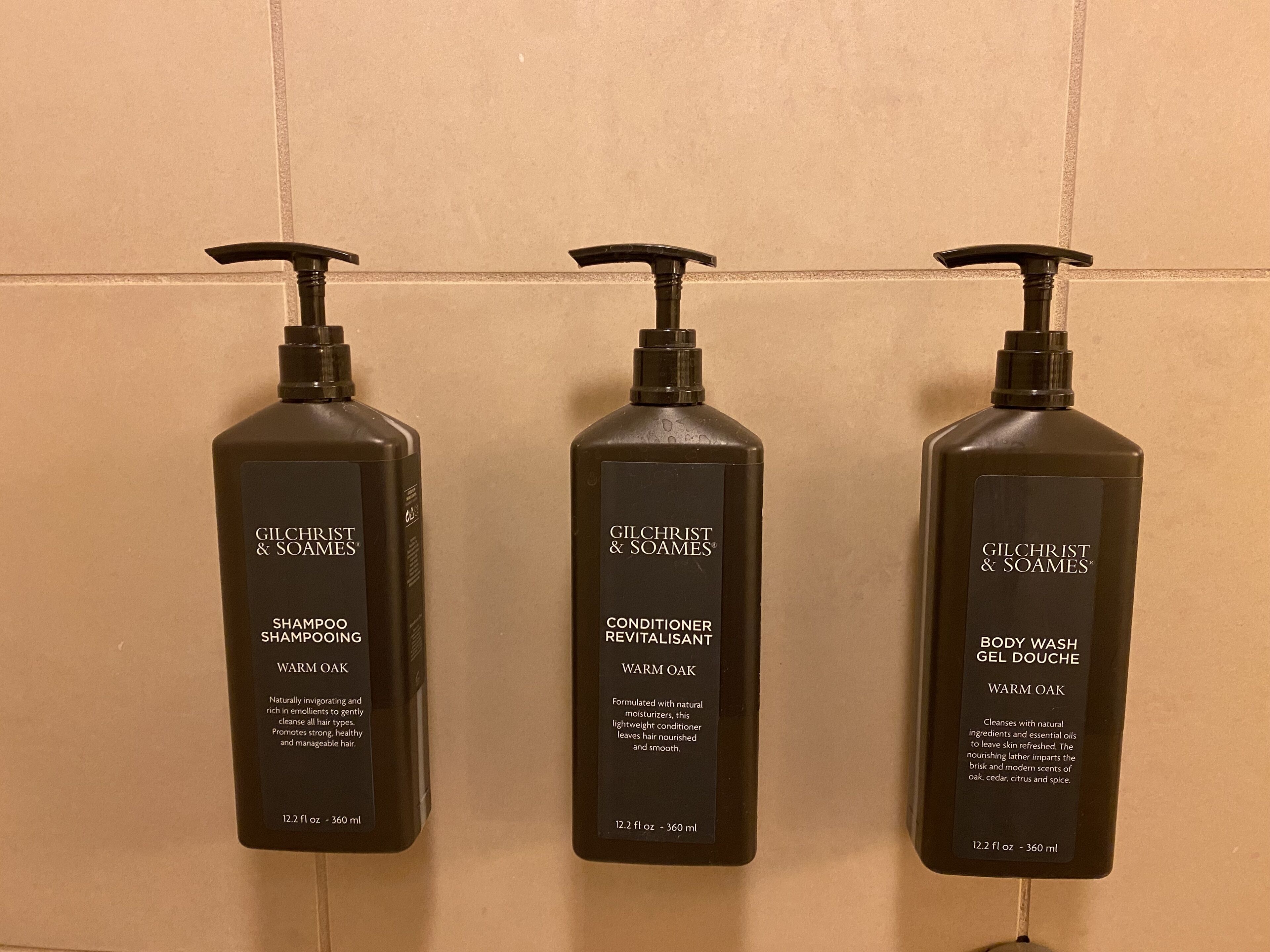 combined shower/bathtub, eco-friendly toiletries, hair dryer, towels