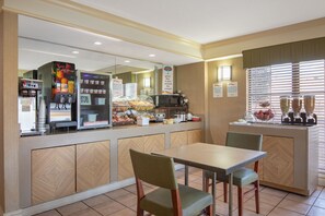 Free daily continental breakfast 