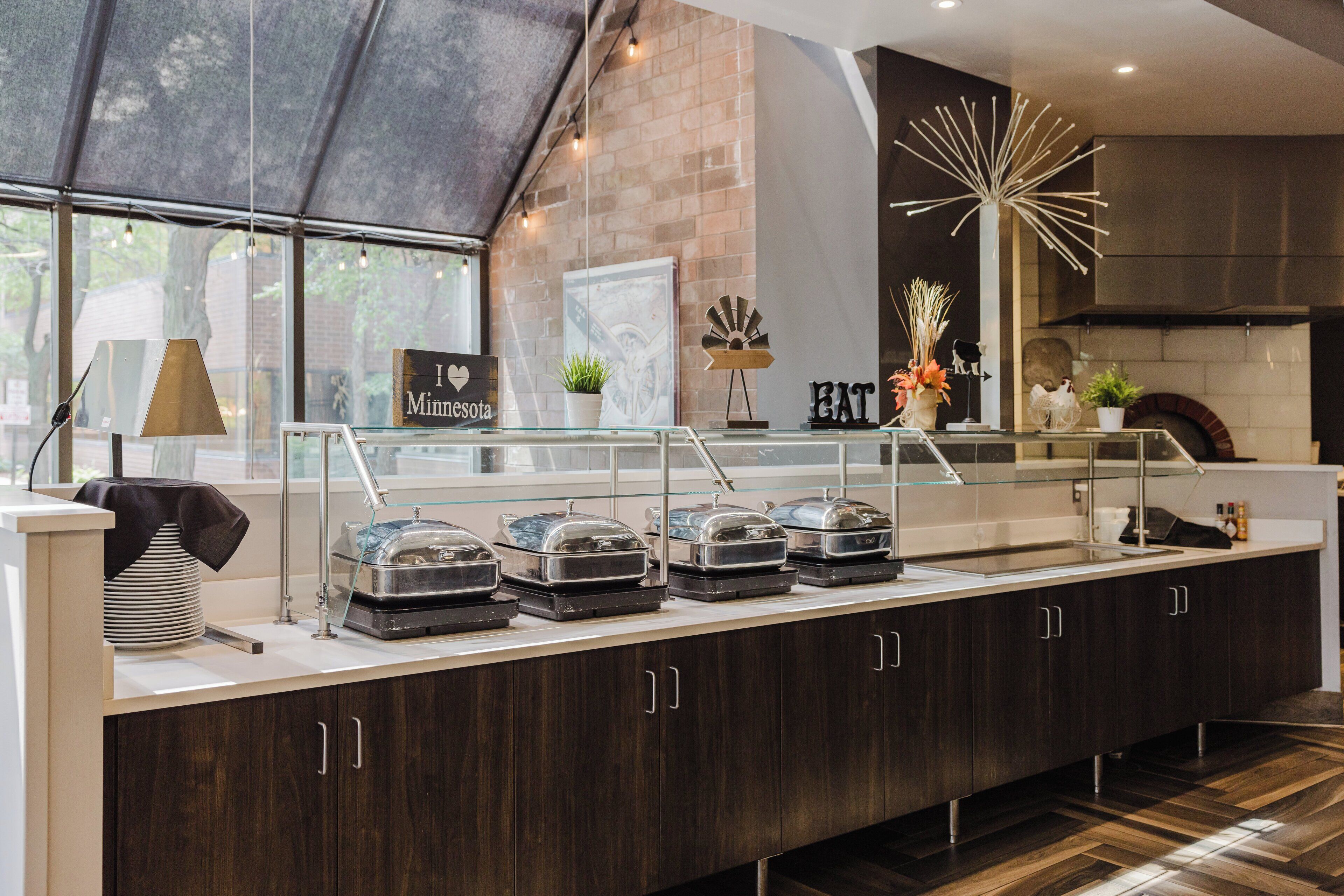 daily cooked-to-order breakfast for a fee