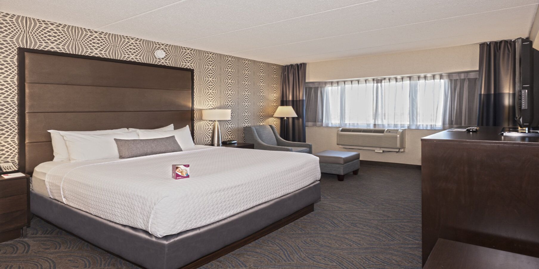 Standard Room, 1 King Bed | Premium bedding, desk, laptop workspace, blackout drapes