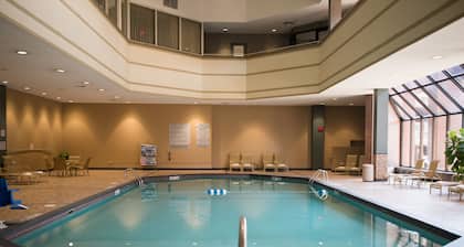 Crowne Plaza Suites MSP Airport - Mall of America by IHG