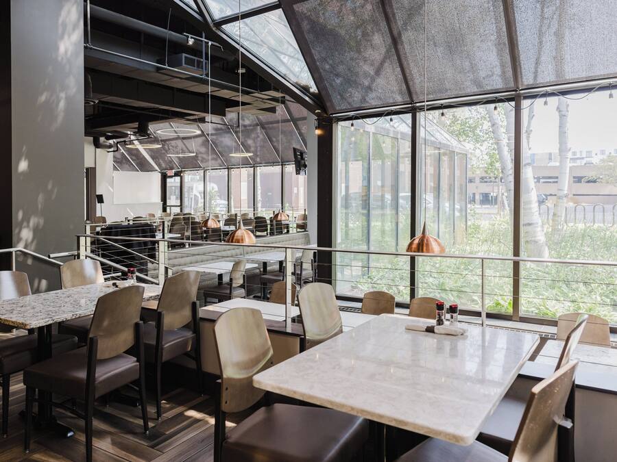 Breakfast, lunch, dinner served; American cuisine